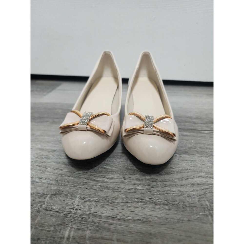 Women's Dress Shoes with Low Heels New with box, Size 36, beige